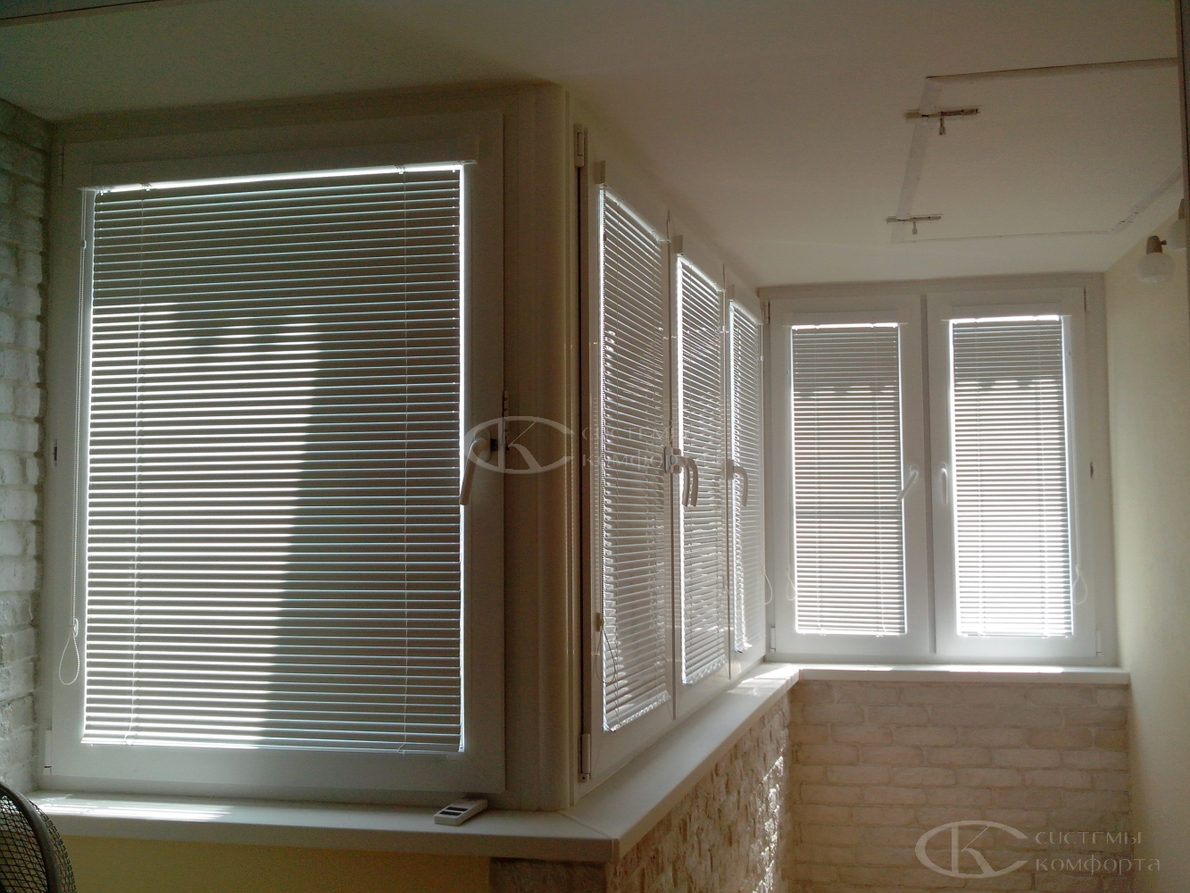 Горизонтальные жалюзи на балкон